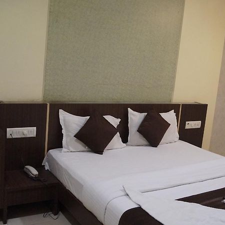 Hotel Panvel Palace Luaran gambar