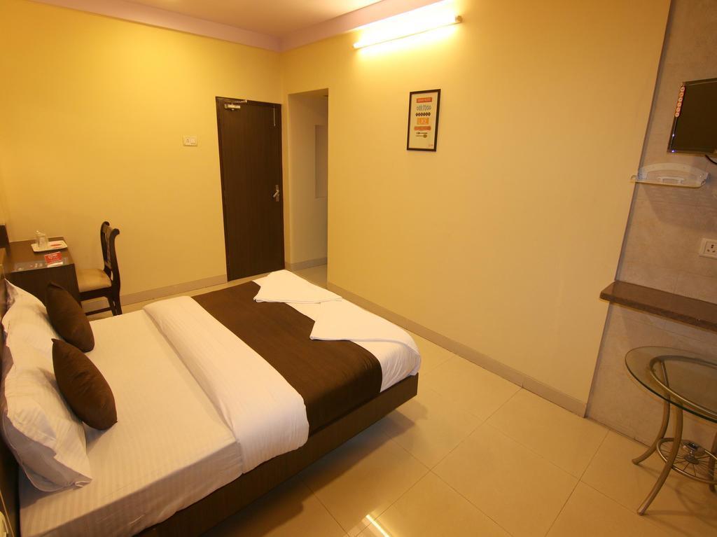 Hotel Panvel Palace Luaran gambar