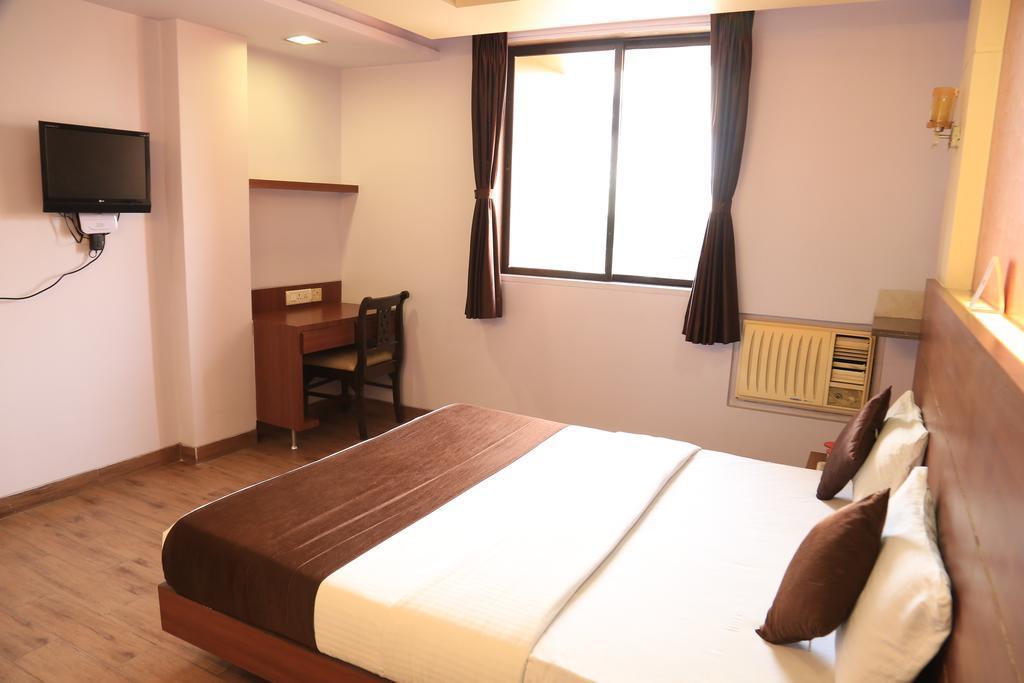 Hotel Panvel Palace Luaran gambar