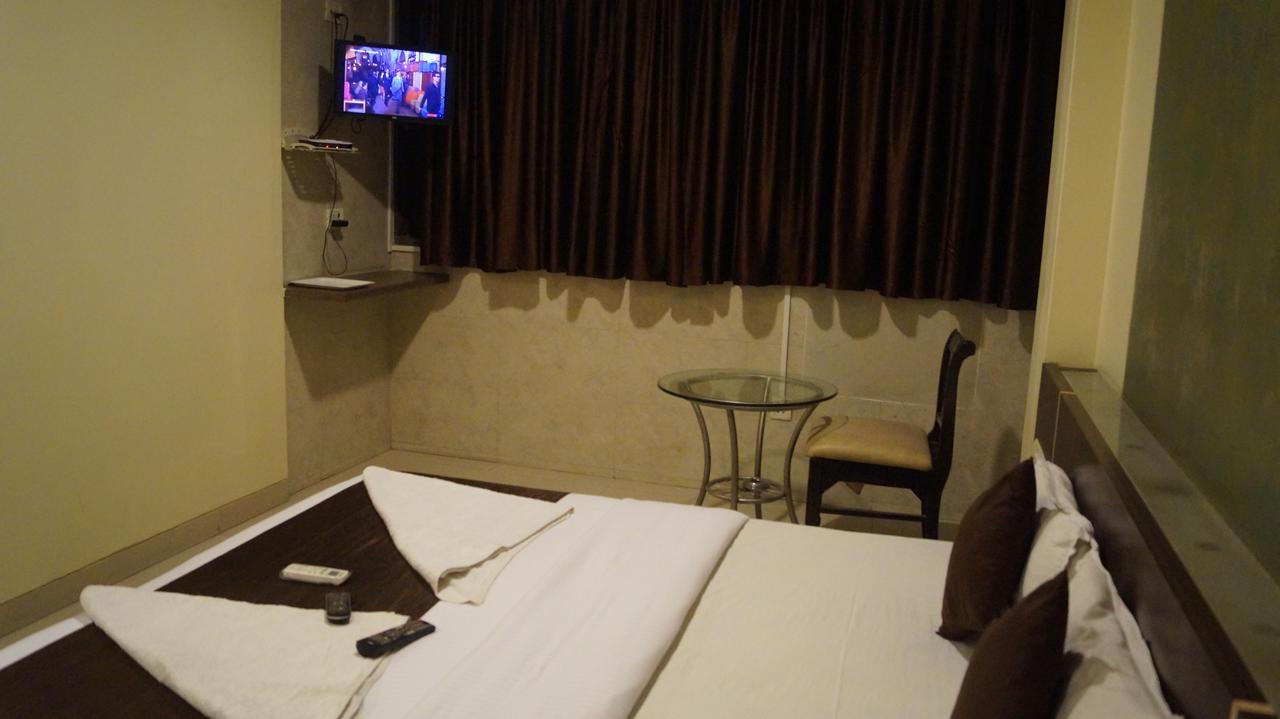 Hotel Panvel Palace Luaran gambar
