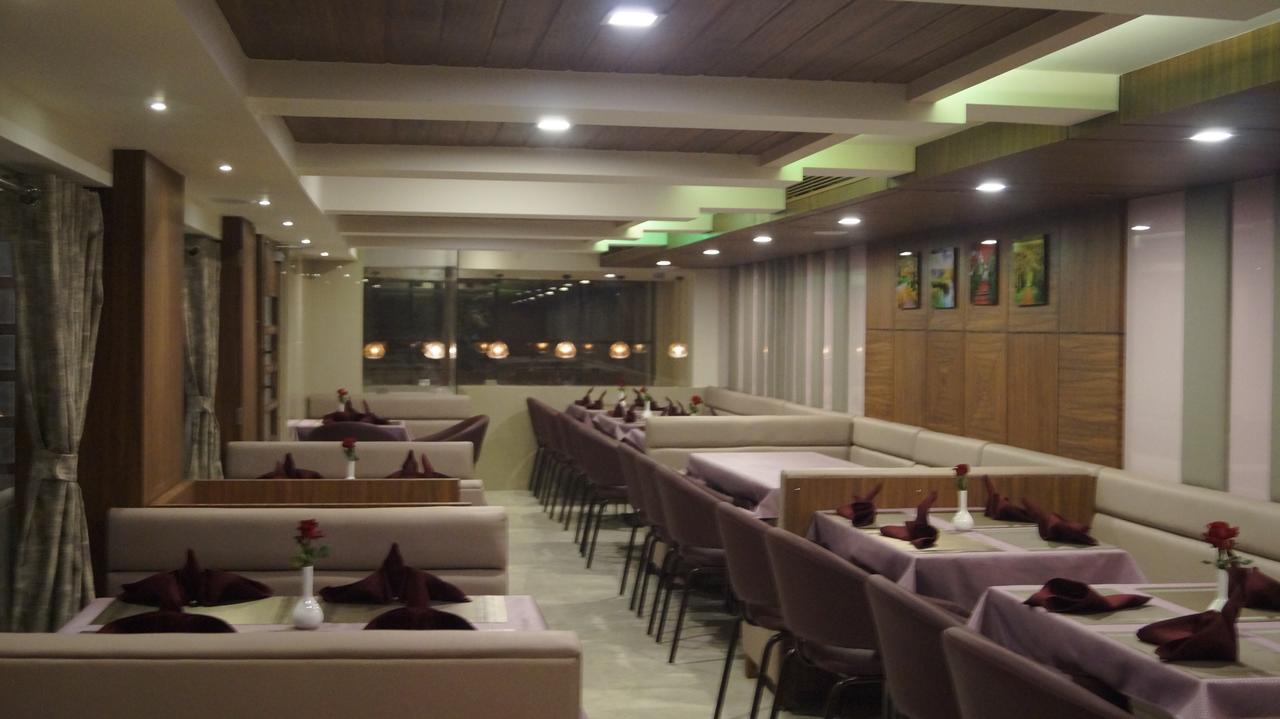 Hotel Panvel Palace Luaran gambar