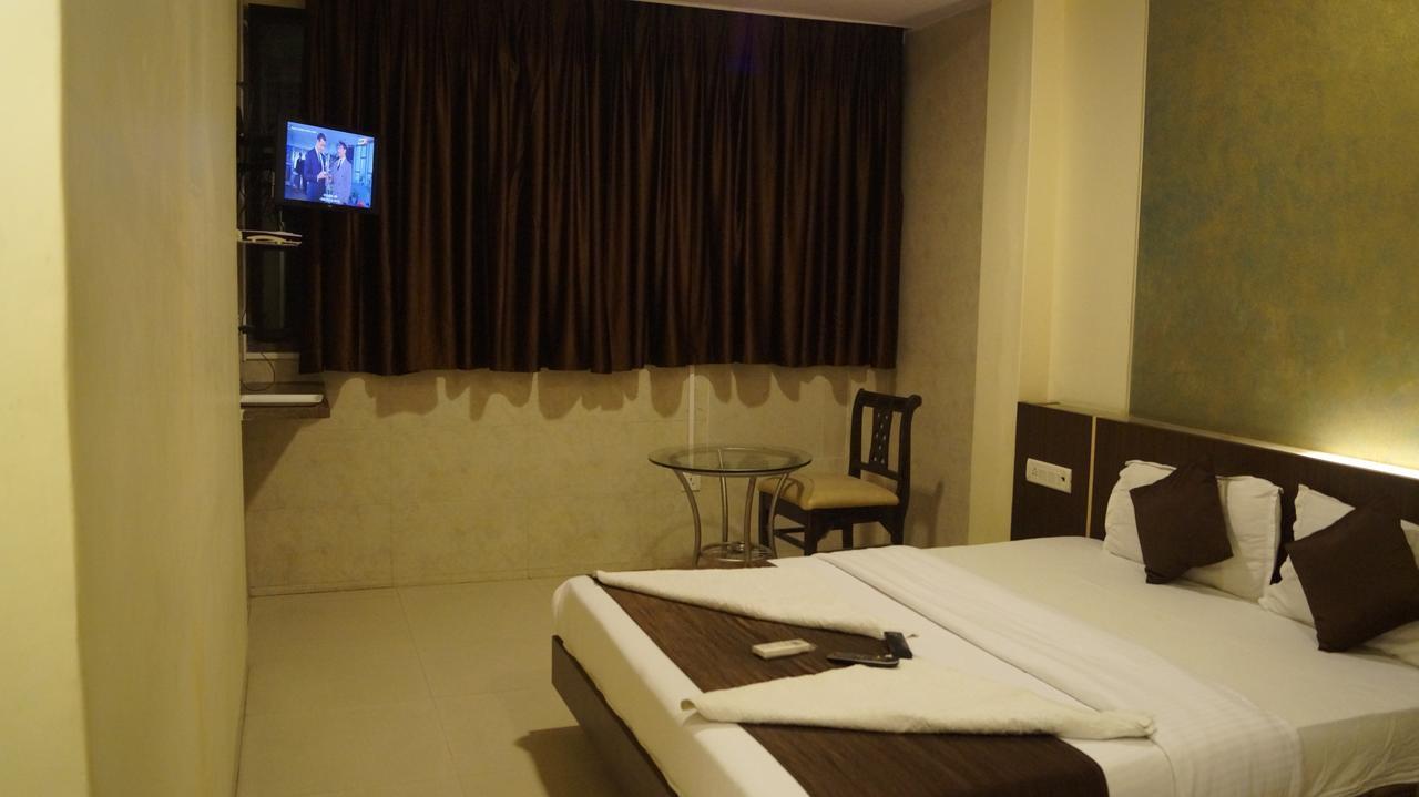 Hotel Panvel Palace Luaran gambar