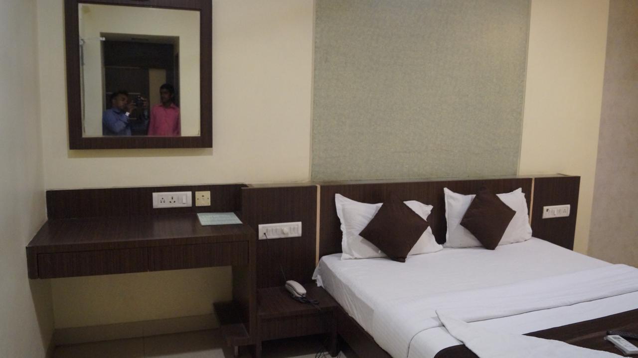 Hotel Panvel Palace Luaran gambar