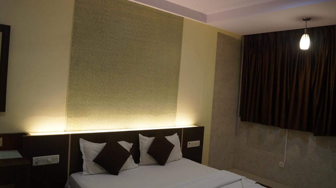 Hotel Panvel Palace Luaran gambar