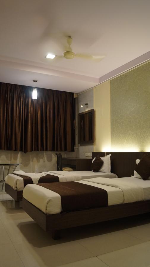 Hotel Panvel Palace Luaran gambar