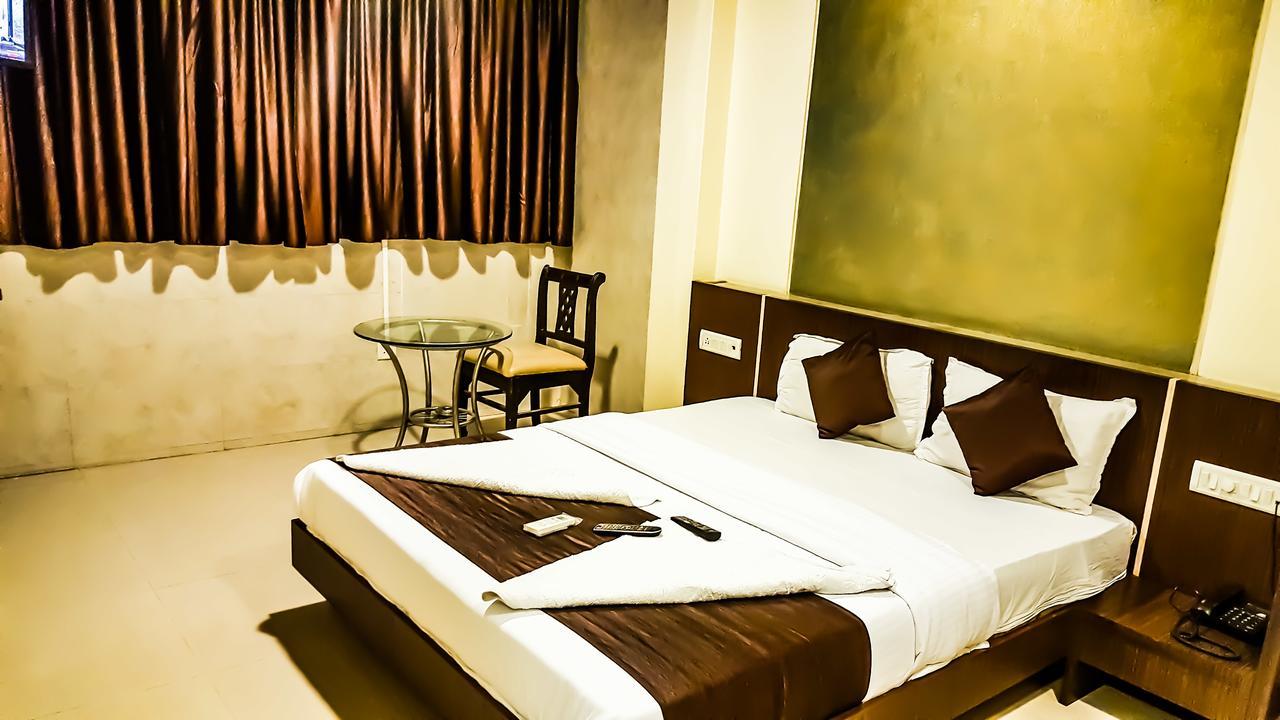 Hotel Panvel Palace Luaran gambar